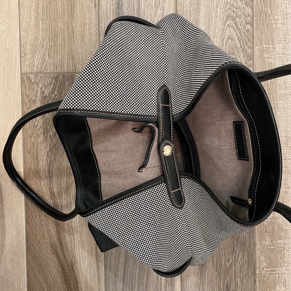 Dooney & Bourke LIKE NEW large tote - Picture 5 of 7